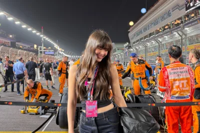 ญาญ่า อุรัสยา ร่วมชมการแข่งขัน F1 ที่สิงคโปร์ เผยลุคสวยสะกดสายตา